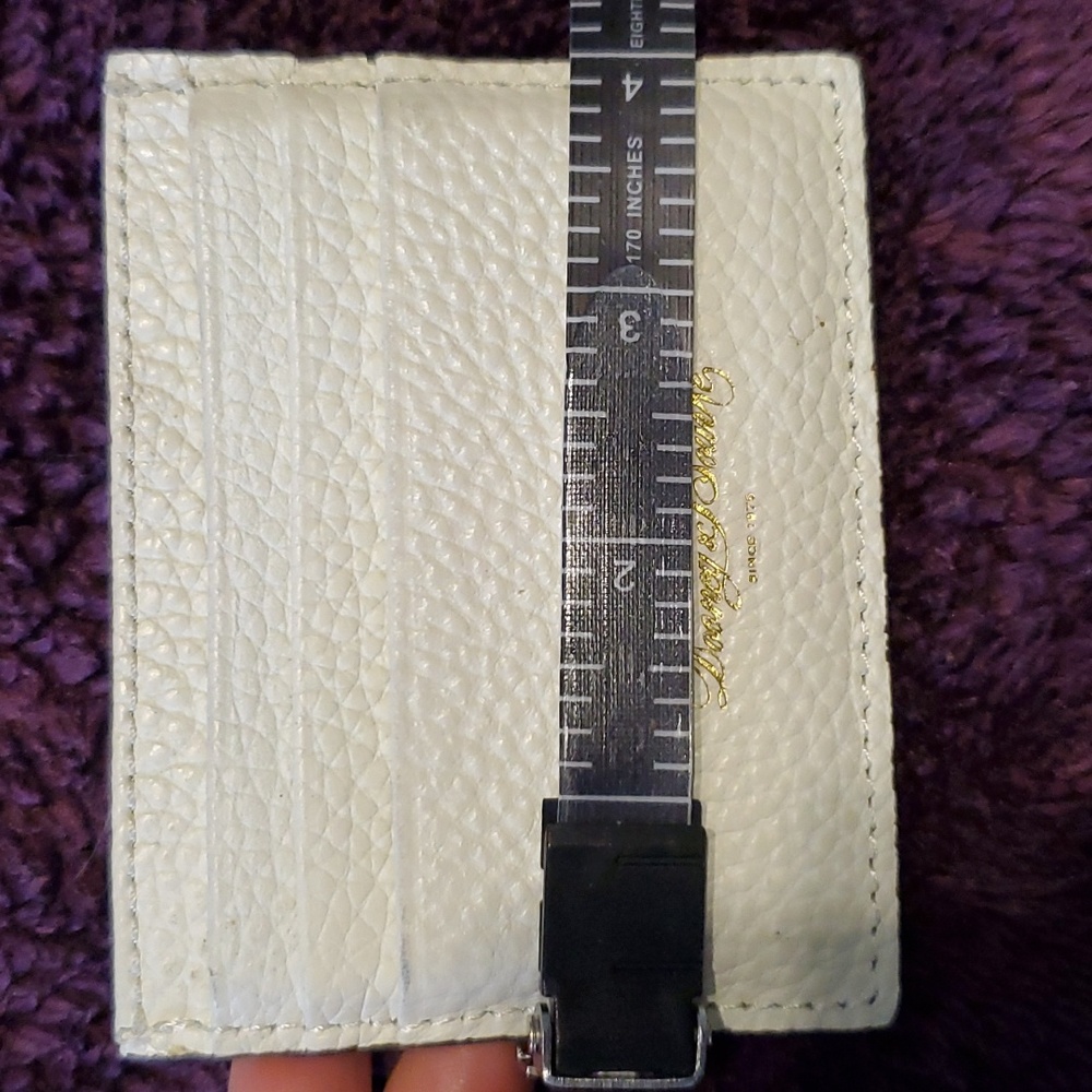 💥 SOLD 🚫  Dooney & Bourke card wallet, cream colored- - Picture 6 of 8